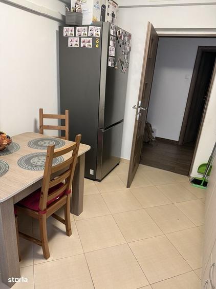 Apartament cu 4 camere în Berceni