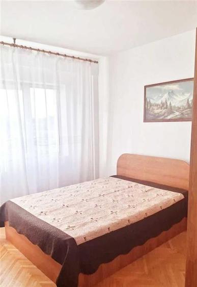 Apartament cu 3 camere decomandat în Mircea cel Bătrân