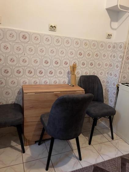 Apartament cu 3 camere semidecomandat, mobilat în Tudor Vladimirescu