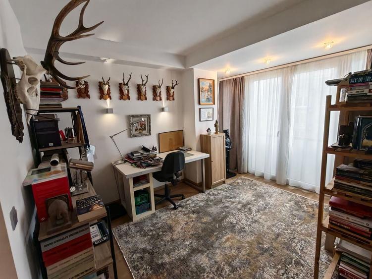 Apartament cu 3 camere semidecomandat, mobilat în Gheorghe Lazăr