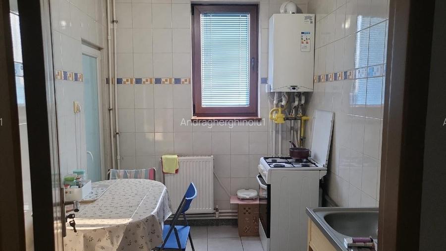 Vând apartament 2 camere zona Titan cu centrala