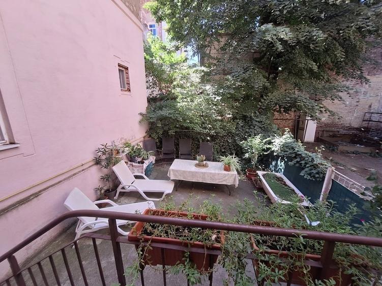 Apartament cu 4 camere circular, mobilat în P-ța Maria