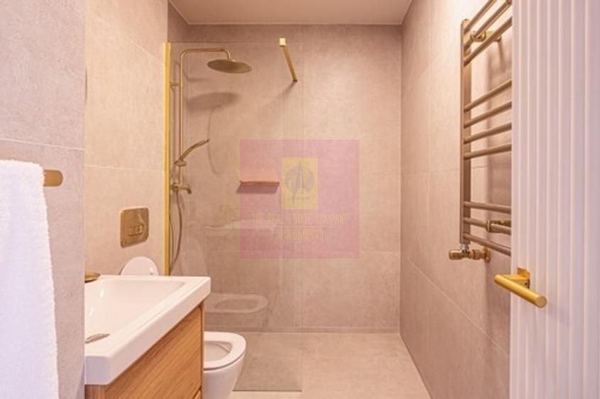 Apartament cu 3 camere semidecomandat în Herăstrău