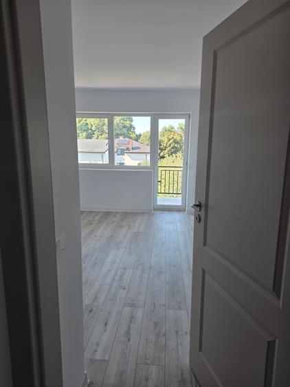 Apartament cu 3 camere semidecomandat în Giurgiului