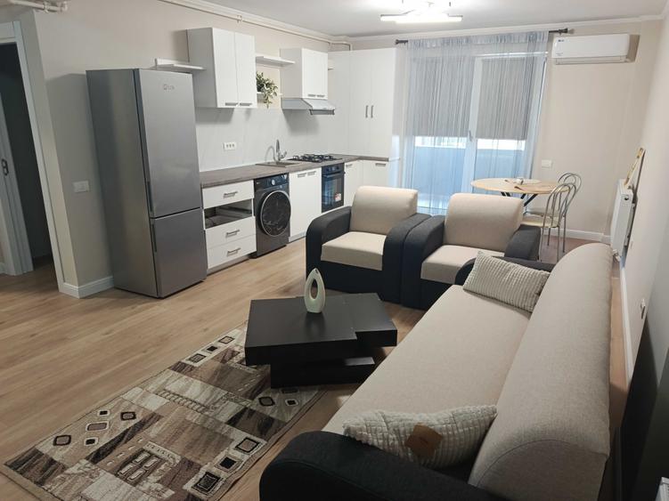 Apartament cu 2 camere decomandat în Tomis Plus