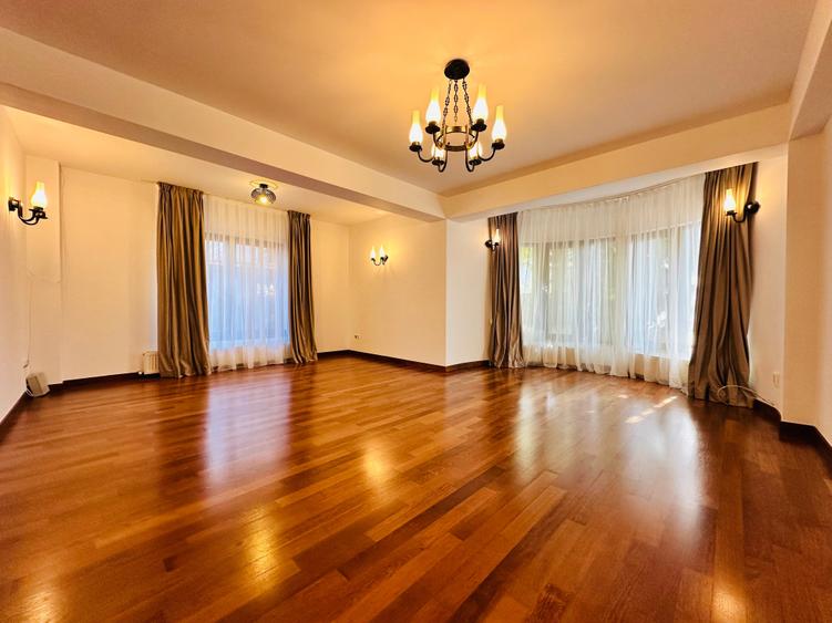Casă individuală cu 5 camere cu Teren 513 Mp în Tunari
