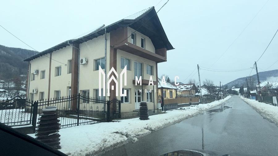 Casă individuală cu 7 camere cu Canalizare în Păușești-Măglași