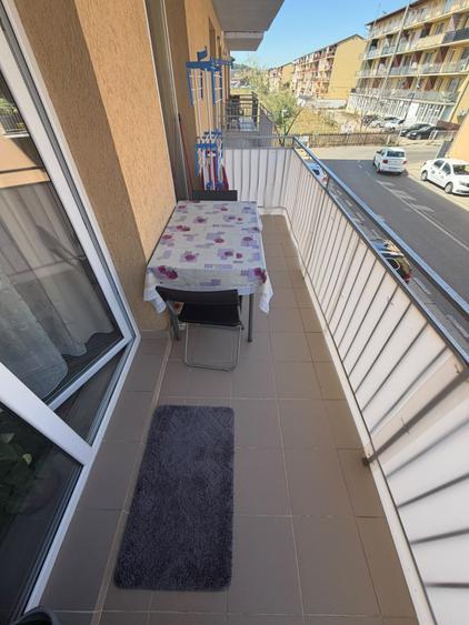 Apartament cu 2 camere semidecomandat, mobilat în Florești