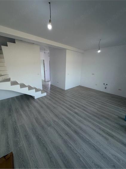 Casă cu 4 camere cu Teren 270 Mp în Central
