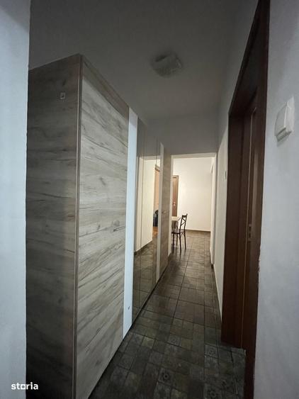 Apartament cu 3 camere decomandat în Cetate