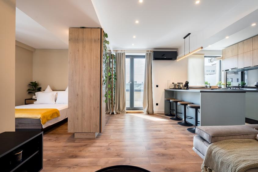 Apartament cu 2 camere semidecomandat în P-ța Romană