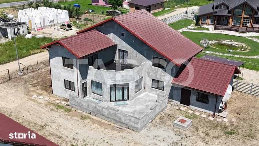 Casă cu 5 camere cu Teren 497 Mp în Șercaia