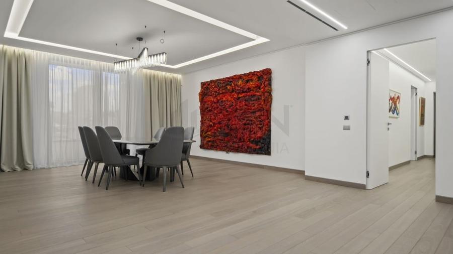 Apartament cu 5 camere semidecomandat, mobilat în Kiseleff