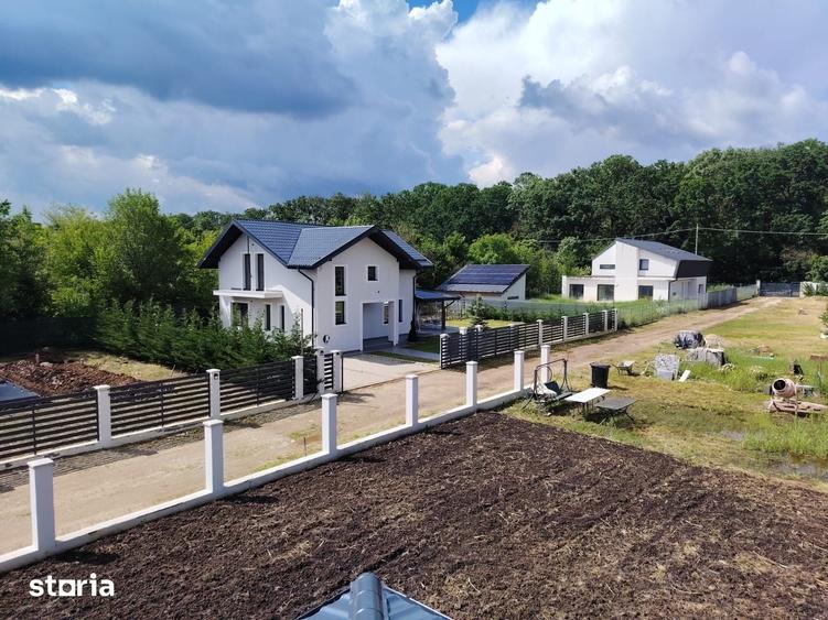 Casă cu 4 camere cu Teren 520 Mp în Ciolpani