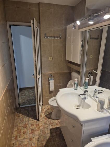 Apartament cu 3 camere decomandat, mobilat în Crângași