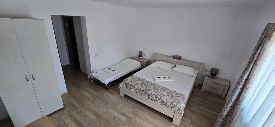 Pensiune, 10 Camere, Complet Functionala in Eforie Nord - 3