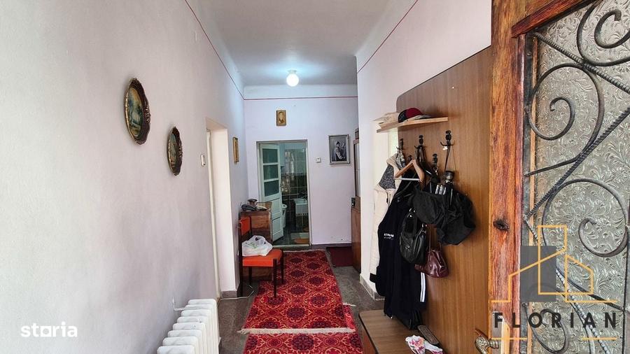 Casă cu 3 camere în Gura Văii