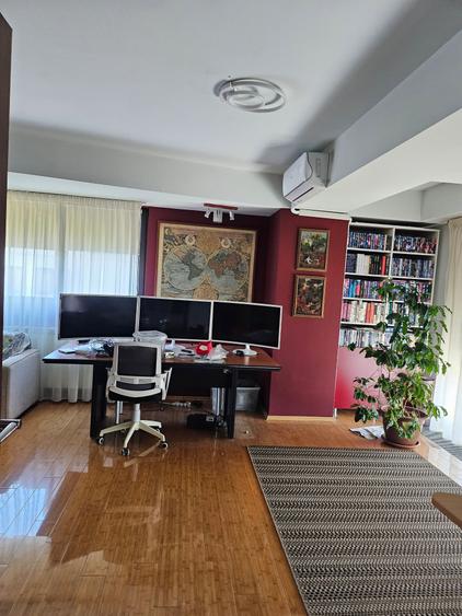 Penthouse cu 7 camere decomandat, mobilat în Titan