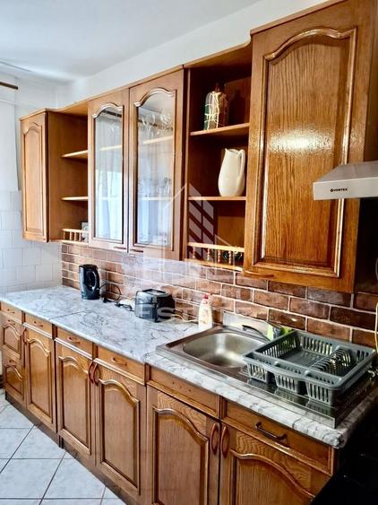 Apartament cu 2 camere semidecomandat, mobilat în Buziașului