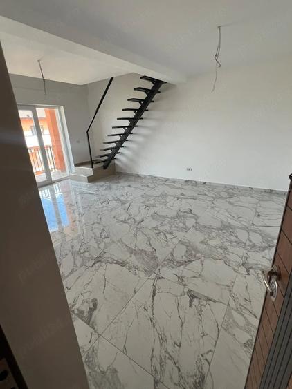 Apartament cu 3 camere decomandat în Giroc
