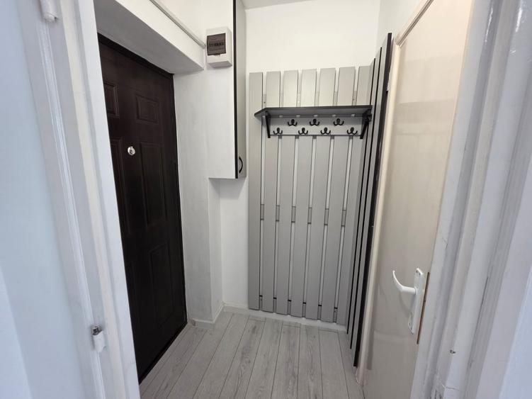Garsoniera in bloc de apartamente zona AFI - 8