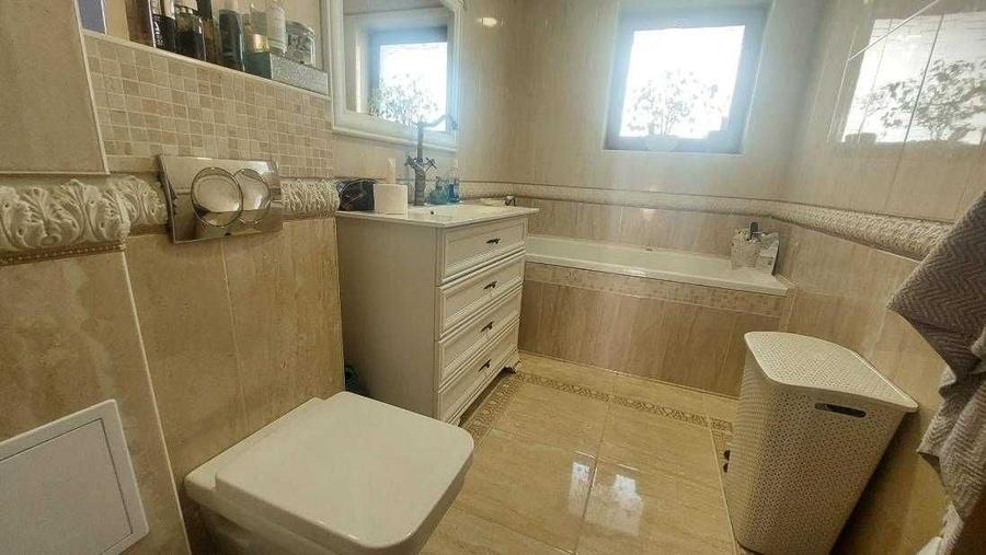 Casă cu 4 camere în Baciu
