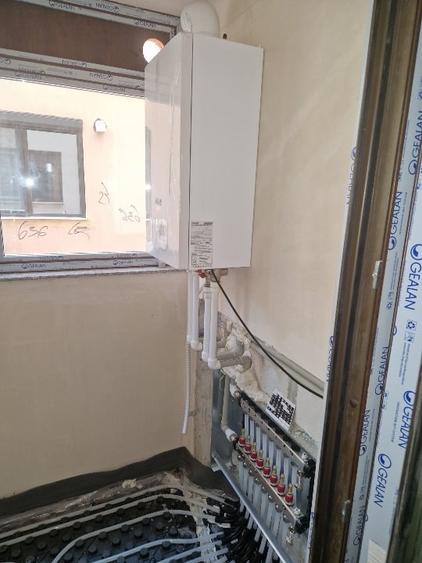 Apartament cu 3 camere decomandat în Energia