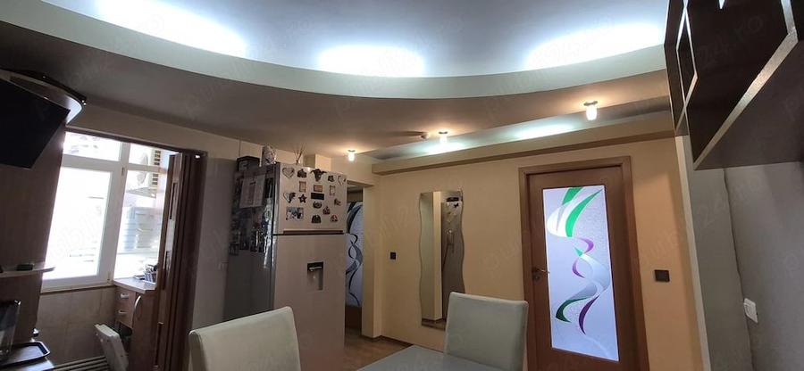Apartament cu 3 camere decomandat în Ultracentral