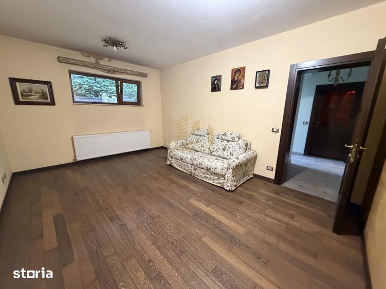 Casă cu 5 camere cu Teren 500 Mp în Gruia