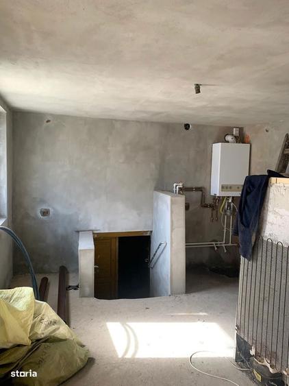 Casă cu 4 camere cu Teren 1900 Mp în Săliștea
