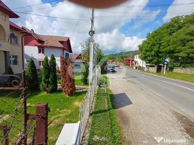Casă cu 5 camere cu Teren 1749 Mp în Pietroșița