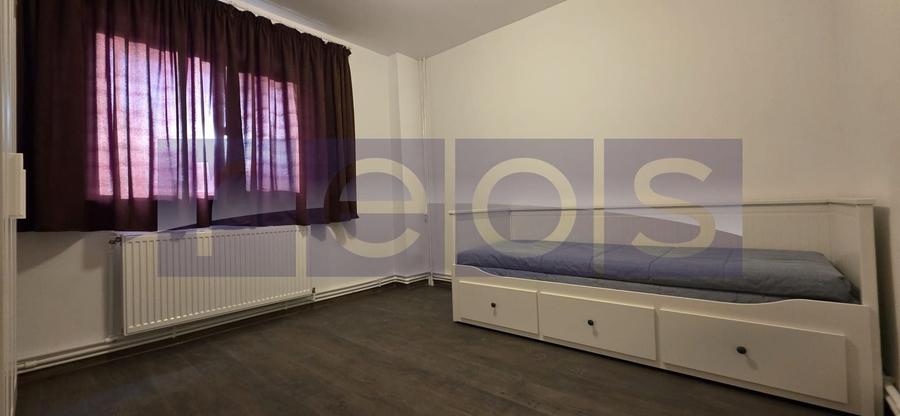 Apartament cu 4 camere semidecomandat, mobilat în Tineretului