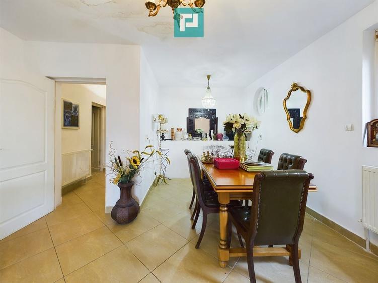 Casă individuală cu 6 camere cu Teren 1810 Mp în Moneasa