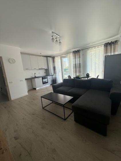 Apartament cu 3 camere decomandat în Mihai Bravu