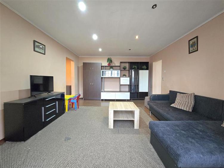 Apartament cu 2 camere semidecomandat în Rogerius