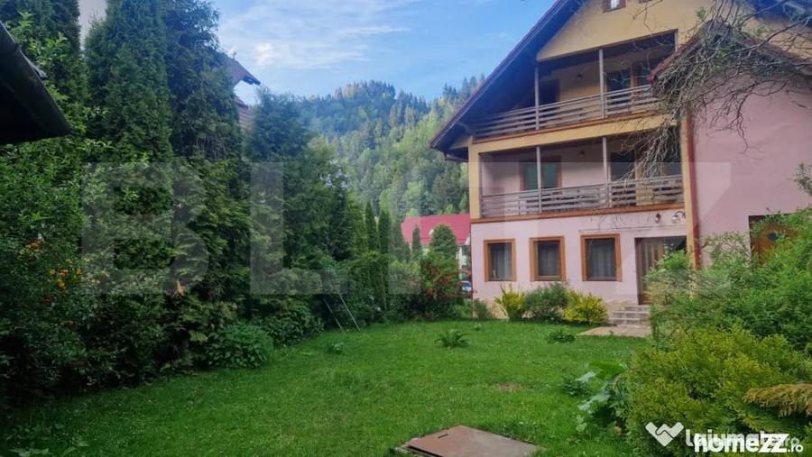 Casă cu 12 camere cu Teren 4780 Mp în Moieciu