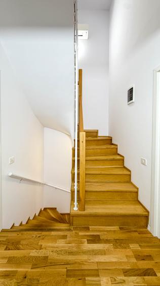 Duplex cu 5 camere cu Canalizare în Pipera