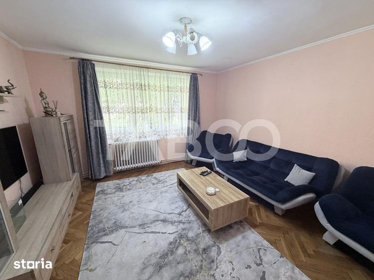 Apartament cu 3 camere decomandat, mobilat în Mihai Viteazul