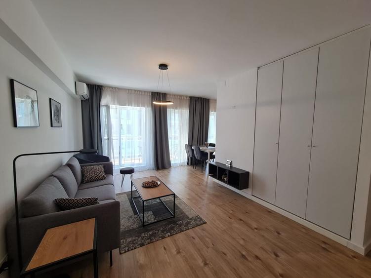 Apartament cu 3 camere decomandat în Barbu Văcărescu