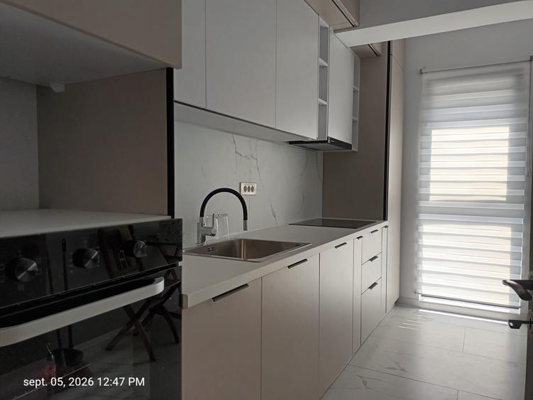 Apartament cu 3 camere semidecomandat în Otopeni