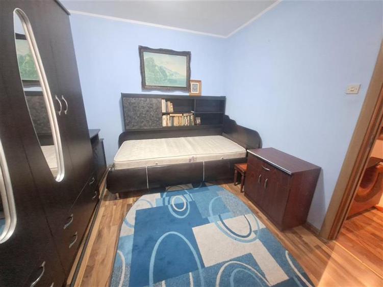 Apartament cu 2 camere nedecomandat, mobilat în 9 Mai