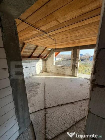 Casă cu 5 camere cu Teren 1200 Mp în Central