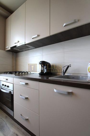 Apartament cu 2 camere semidecomandat, mobilat în Fratelia