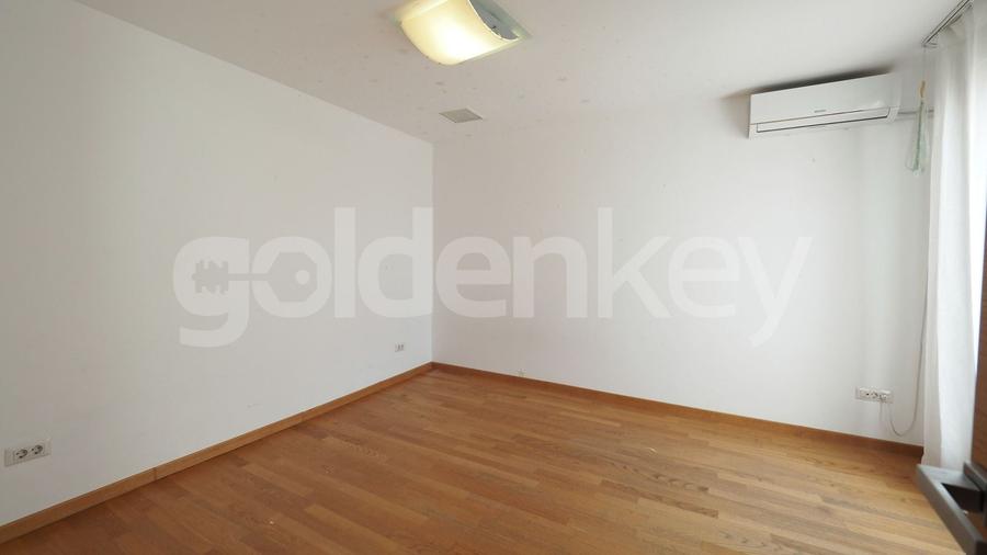 Duplex cu 5 camere cu Piscina în Iancu Nicolae