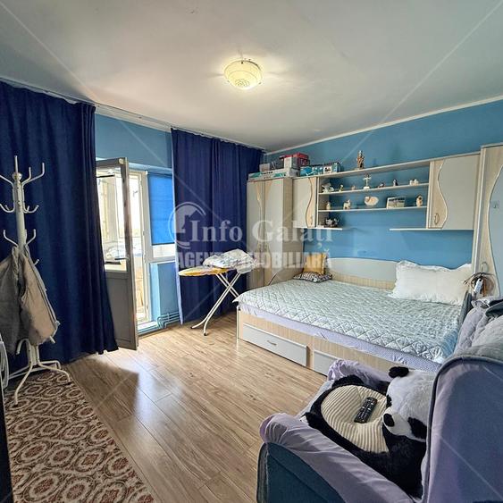 Apartament cu 3 camere în Micro 20