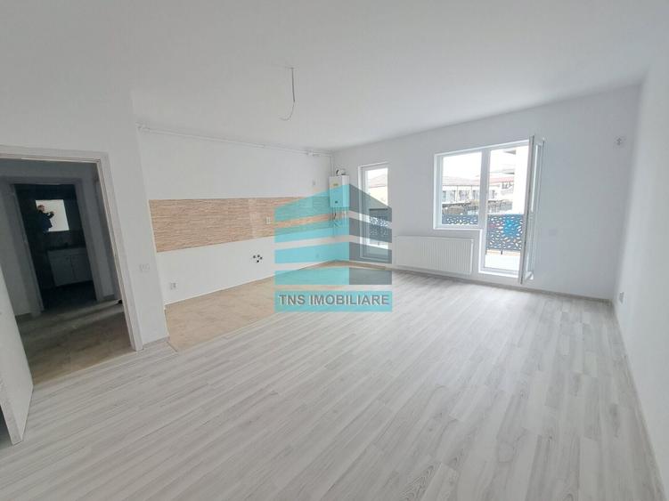 Apartament cu 4 camere decomandat în Titan