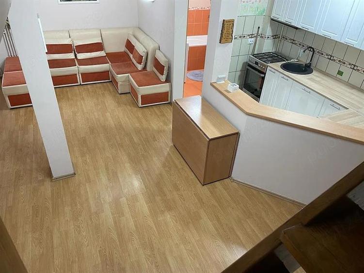 Apartament cu 4 camere decomandat, mobilat în Vasile Aaron