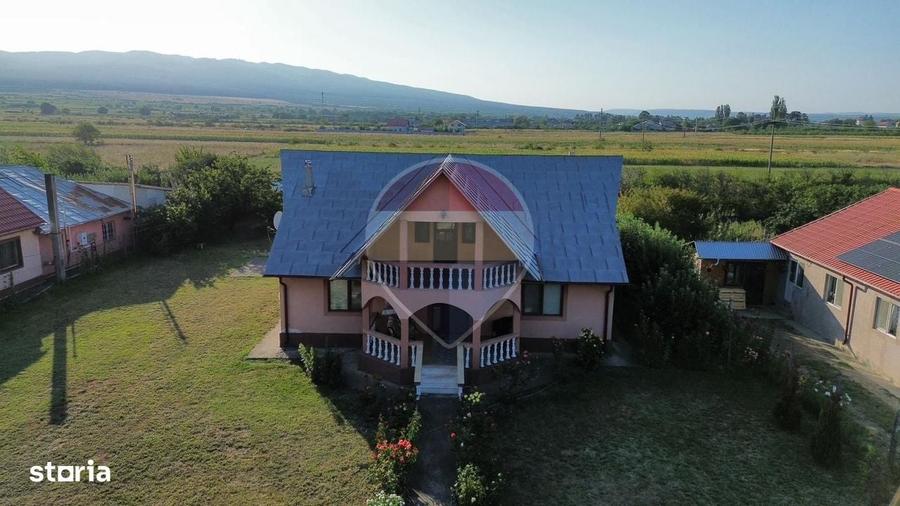 Casă cu 4 camere cu Teren 1526 Mp în Bolotești