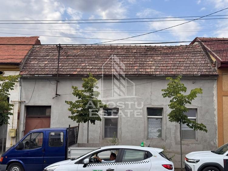 Apartament cu 5 camere semidecomandat în Bălcescu