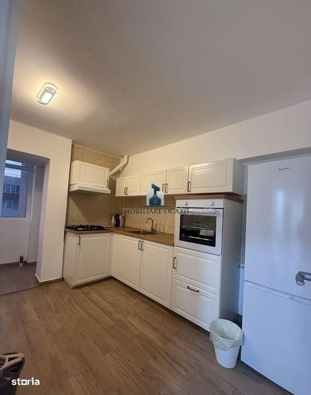 Apartament cu 4 camere decomandat în Berceni